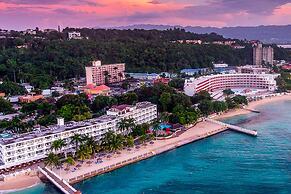 Grand Decameron Montego Beach, A Trademark All-Inclusive Resort
