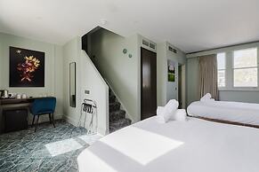 The Lancaster Hotel