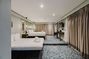 The Lancaster Hotel