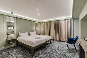 The Lancaster Hotel