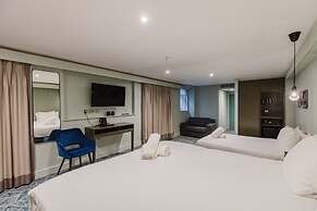 The Lancaster Hotel