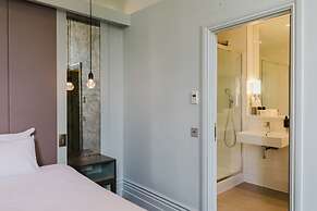 The Lancaster Hotel