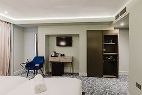 The Lancaster Hotel