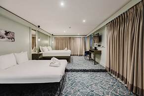 The Lancaster Hotel