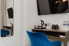 The Lancaster Hotel