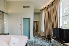 The Lancaster Hotel