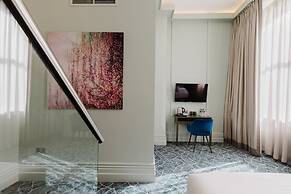 The Lancaster Hotel