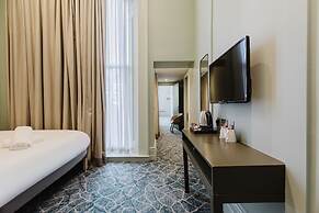 The Lancaster Hotel