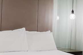 The Lancaster Hotel