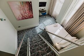 The Lancaster Hotel