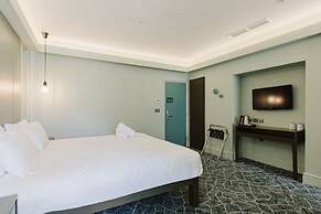 The Lancaster Hotel