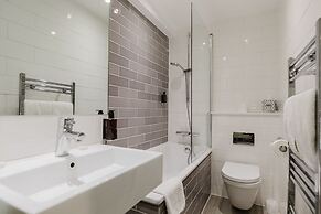 The Lancaster Hotel