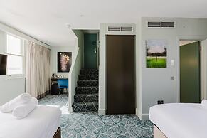 The Lancaster Hotel