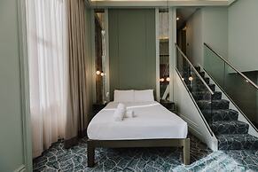 The Lancaster Hotel