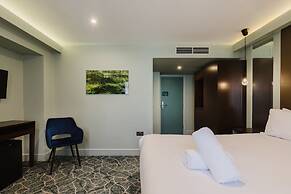 The Lancaster Hotel
