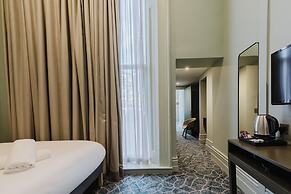 The Lancaster Hotel