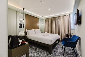 The Lancaster Hotel
