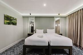 The Lancaster Hotel