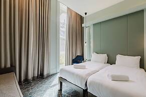 The Lancaster Hotel
