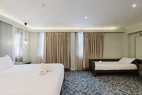 The Lancaster Hotel