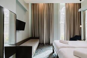 The Lancaster Hotel
