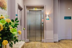 The Lancaster Hotel