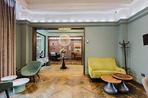 The Lancaster Hotel