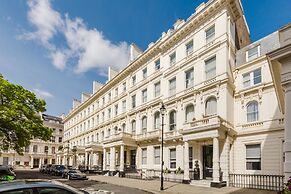 The Lancaster Hotel