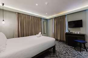 The Lancaster Hotel
