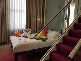 Signature Townhouse Hyde Park