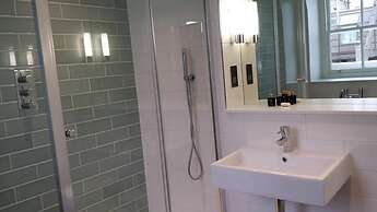 Signature Townhouse Hyde Park