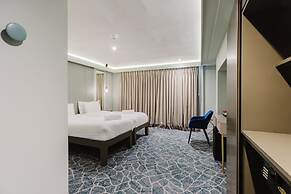 The Lancaster Hotel