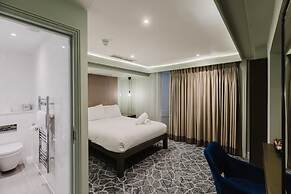 The Lancaster Hotel