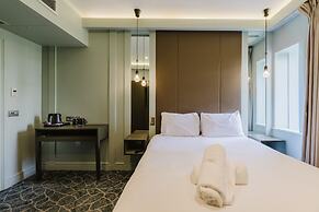The Lancaster Hotel