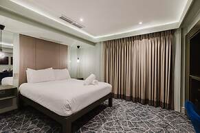 The Lancaster Hotel