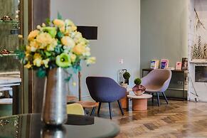 The Lancaster Hotel