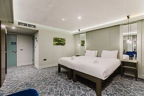 The Lancaster Hotel