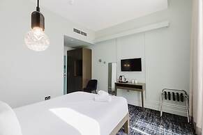 The Lancaster Hotel