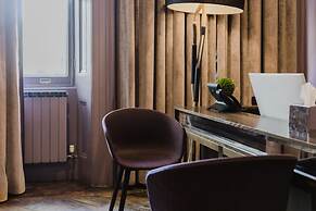 The Lancaster Hotel