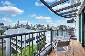Cosmo Apartment Hotel