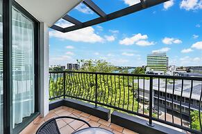 Cosmo Apartment Hotel