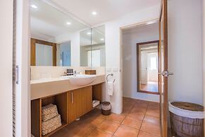 The Reef House Adults Retreat