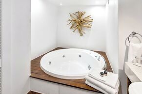 The Reef House Adults Retreat