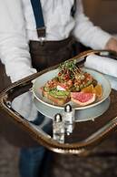 The Lord Nelson Hotel & Suites