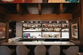 The Lord Nelson Hotel & Suites