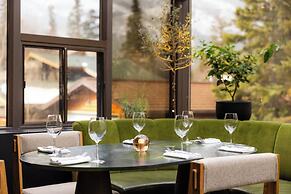 Banff Park Lodge