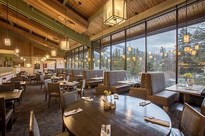 Hotel Banff Park Lodge, Banff, Canada - Lowest Rate Guaranteed!