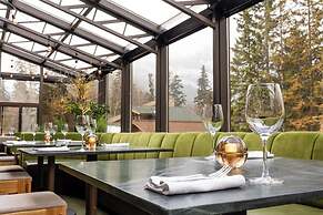 Banff Park Lodge