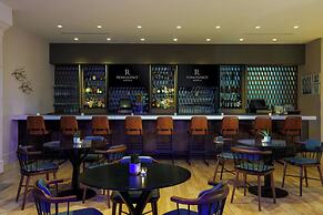 Renaissance Meadowlands Hotel