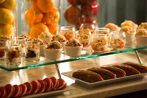 Renaissance Meadowlands Hotel